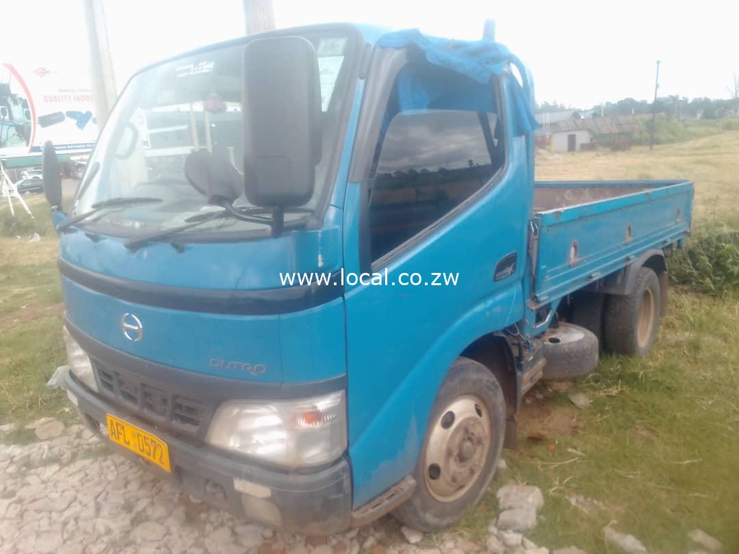 Trucks for Hire in Zimbabwe - 10 tonne trucks hire Harare - 15 tonne trucks hire in Harare - 30 tonne trucks for hire in Harare - 7 tonne trucks hire in Harare Blue 3 tonne truck for hire in harare